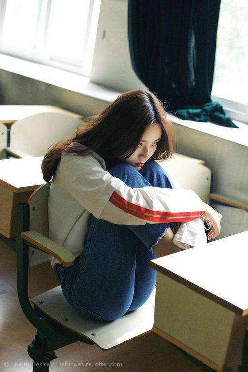 爱游戏体育官方网站-_海底青少年潜水赛：探索深海的梦想起航_，潜水海底世界视频